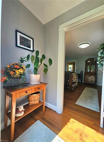 215 N 6th ST, Hampton, VA 23664