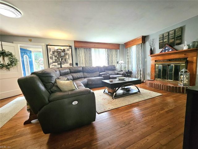 215 N 6th ST, Hampton, VA 23664