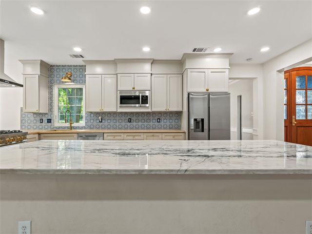153 Meadowcreek Road, Coppell, TX 75019
