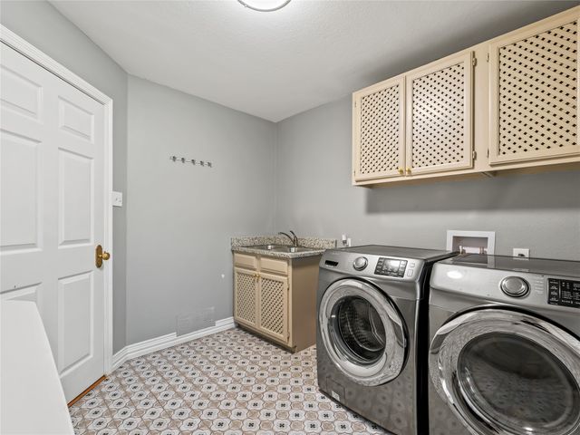 153 Meadowcreek Road, Coppell, TX 75019