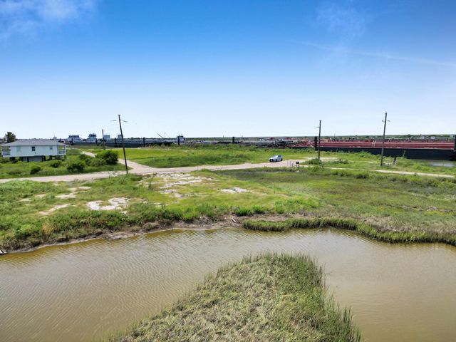 1434 Bahama Lane, Port Bolivar, TX 77650