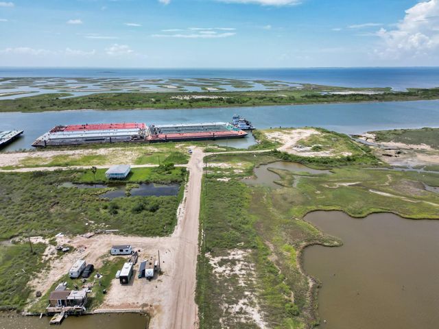 1434 Bahama Lane, Port Bolivar, TX 77650