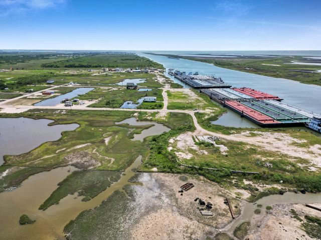 1434 Bahama Lane, Port Bolivar, TX 77650