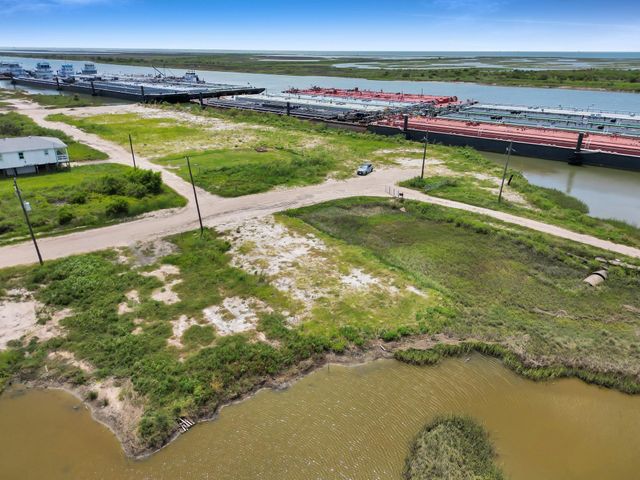 1434 Bahama Lane, Port Bolivar, TX 77650