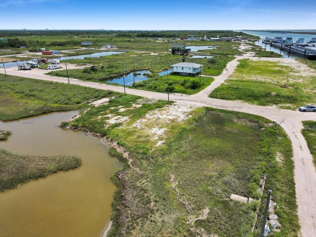 1434 Bahama Lane, Port Bolivar, TX 77650