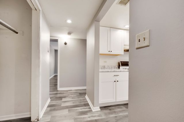 3A KINGERY QUARTER 103, Willowbrook, IL 60527
