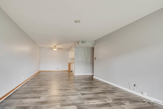 3A KINGERY QUARTER 103, Willowbrook, IL 60527