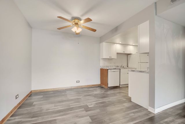 3A KINGERY QUARTER 103, Willowbrook, IL 60527