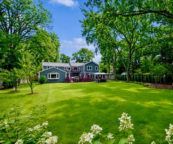 586 Earl Drive, Northfield, IL 60093