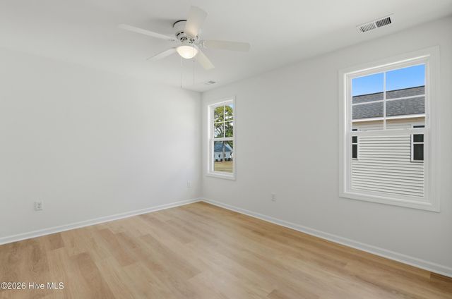 706 W Hayes Street, Burgaw, NC 28425