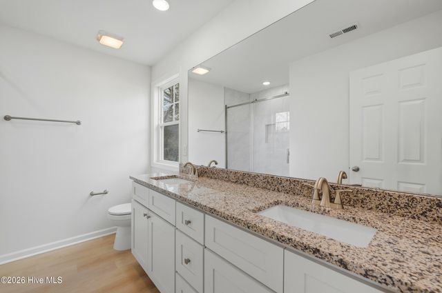 706 W Hayes Street, Burgaw, NC 28425