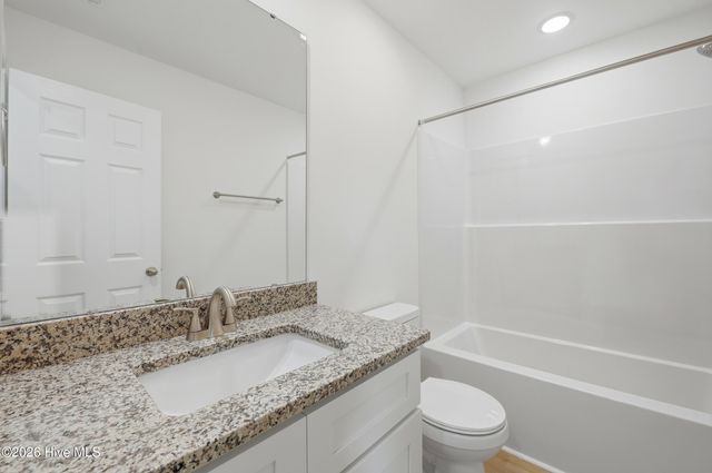 706 W Hayes Street, Burgaw, NC 28425