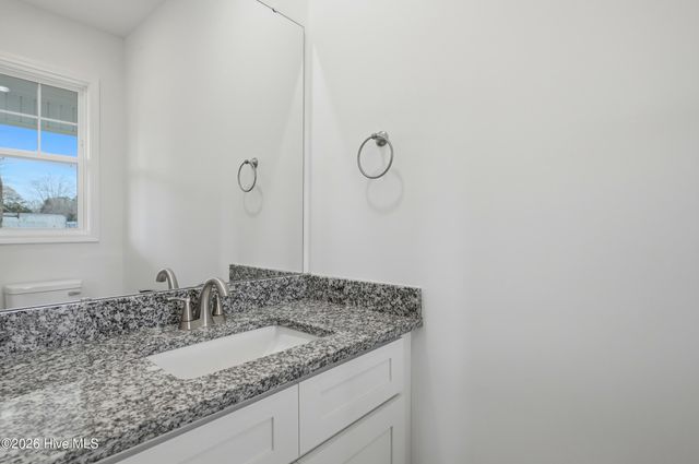 706 W Hayes Street, Burgaw, NC 28425