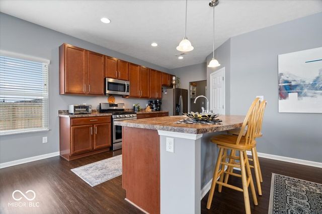 6873 W Cedarwood Circle, Mccordsville, IN 46055