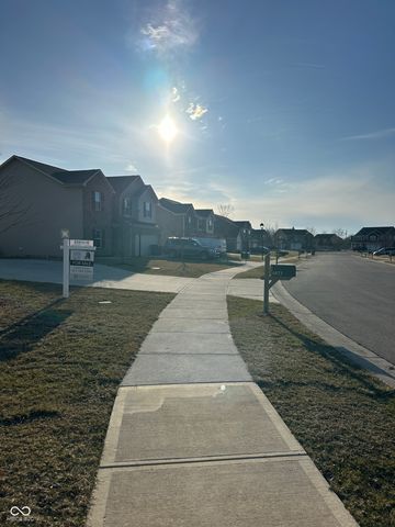 6873 W Cedarwood Circle, Mccordsville, IN 46055