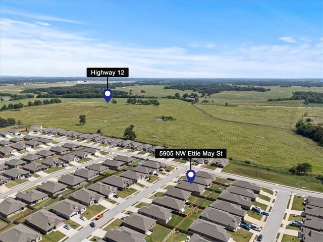 5905 NW Ettie May Street, Bentonville, AR 72713