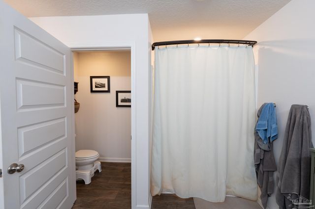 7337 Lakeside Oak Ct, Pensacola, FL 32526