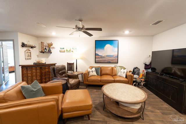 7337 Lakeside Oak Ct, Pensacola, FL 32526