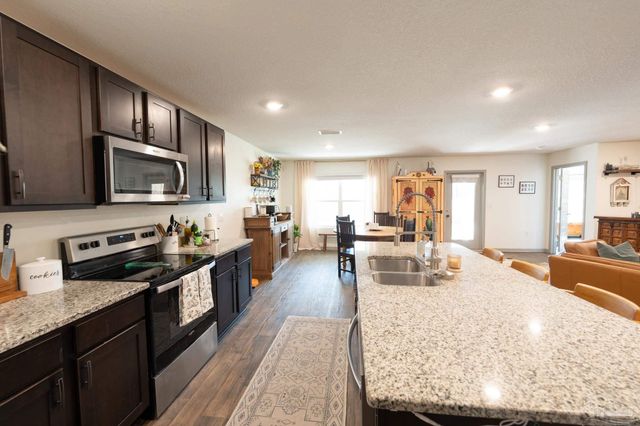 7337 Lakeside Oak Ct, Pensacola, FL 32526