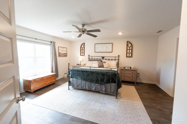 7337 Lakeside Oak Ct, Pensacola, FL 32526