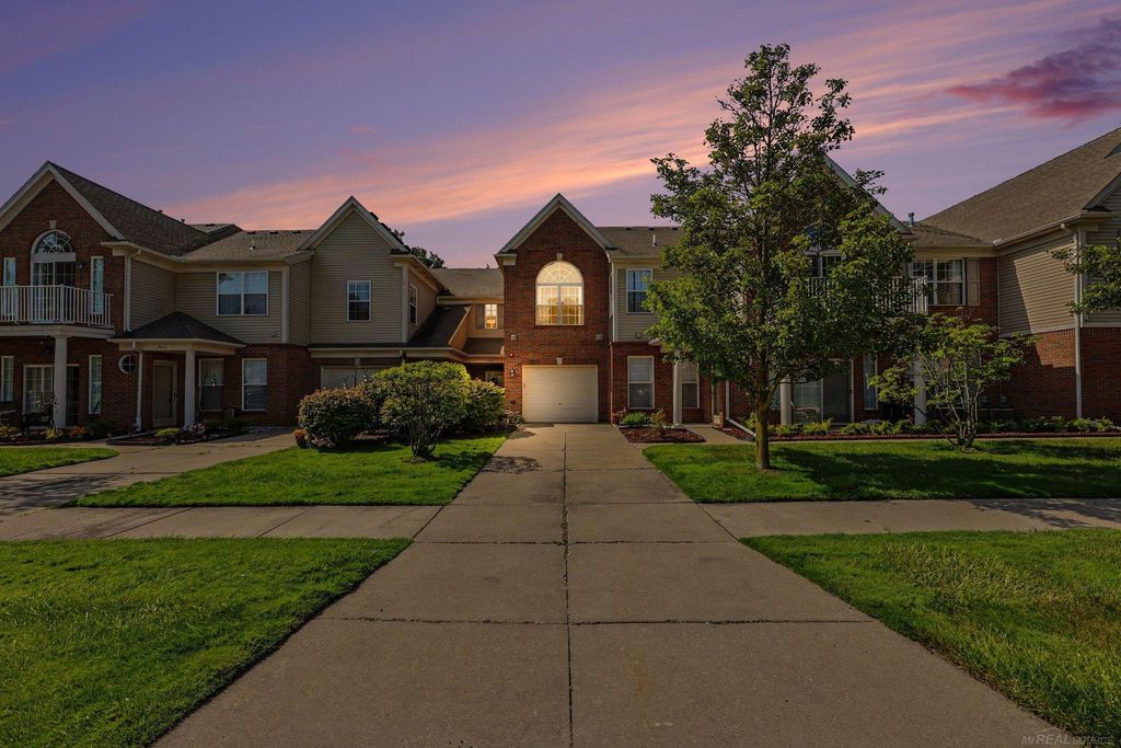 34604 Northrup Drive, Chesterfield Twp, MI 48047