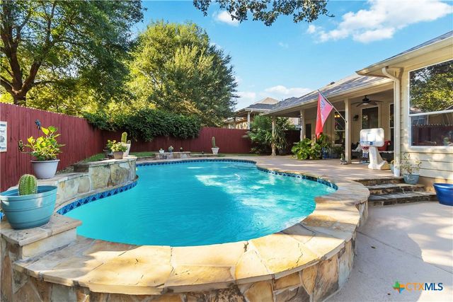 792 San Luis, New Braunfels, TX 78132
