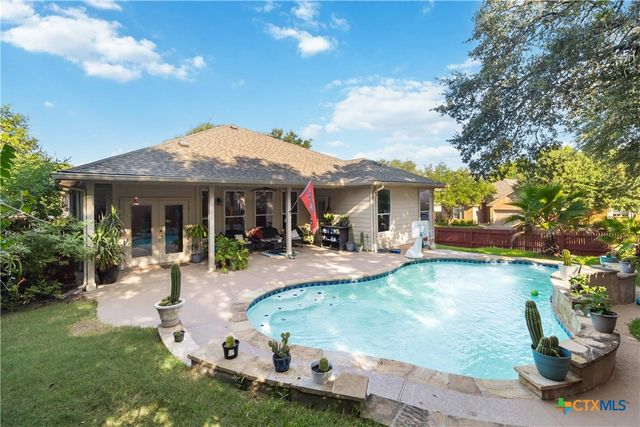 792 San Luis, New Braunfels, TX 78132