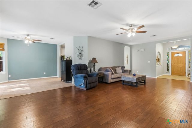 792 San Luis, New Braunfels, TX 78132