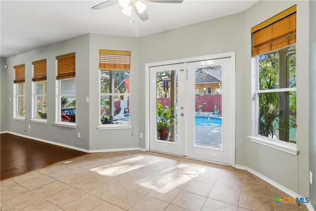 792 San Luis, New Braunfels, TX 78132