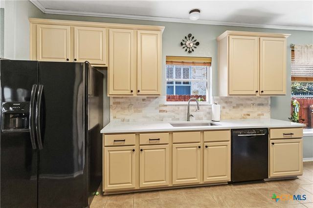 792 San Luis, New Braunfels, TX 78132