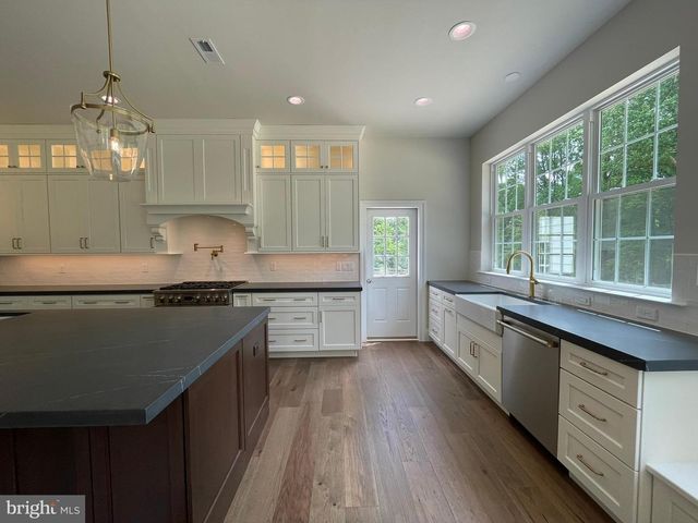 101 BURNT MILL CIR, Chadds Ford, PA 19317