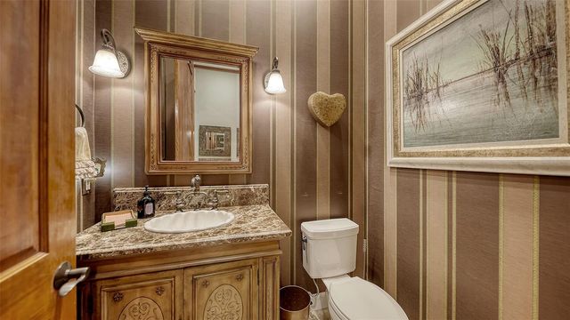 8864 ENCLAVE COURT, Sarasota, FL 34238