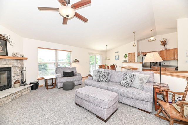 5625 Eagle Point DRIVE, Racine, WI 53406