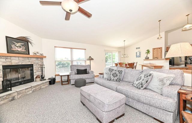 5625 Eagle Point DRIVE, Racine, WI 53406
