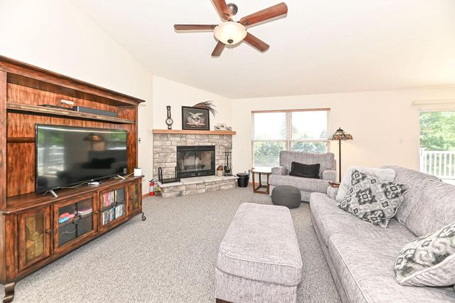5625 Eagle Point DRIVE, Racine, WI 53406