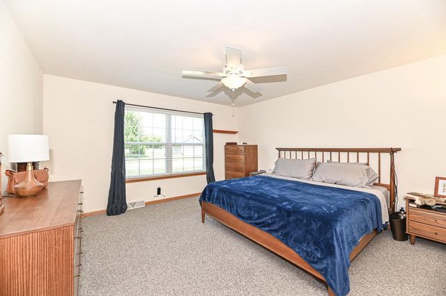 5625 Eagle Point DRIVE, Racine, WI 53406