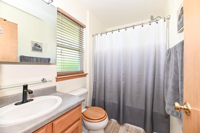 5625 Eagle Point DRIVE, Racine, WI 53406
