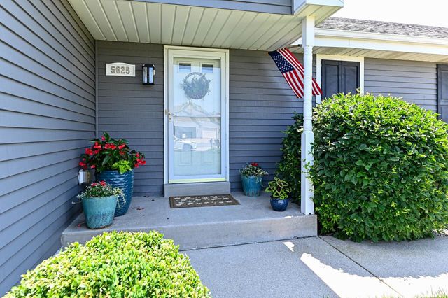 5625 Eagle Point DRIVE, Racine, WI 53406