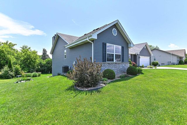 5625 Eagle Point DRIVE, Racine, WI 53406