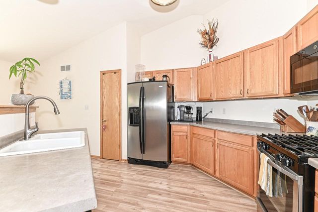 5625 Eagle Point DRIVE, Racine, WI 53406