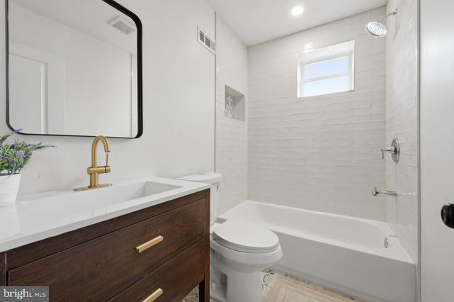 7121 GUYER AVE, Philadelphia, PA 19153