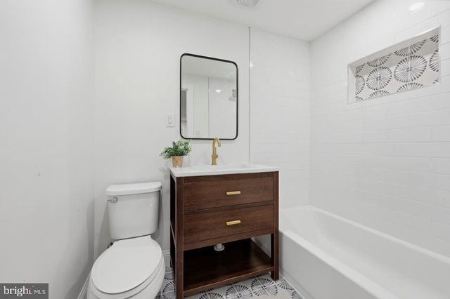 7121 GUYER AVE, Philadelphia, PA 19153