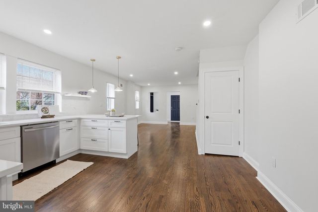 7121 GUYER AVE, Philadelphia, PA 19153