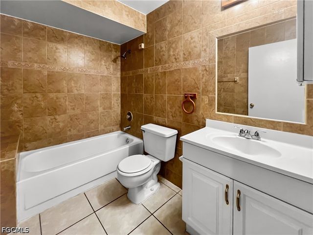 2704 Owen AVE, Lehigh Acres, FL 33973