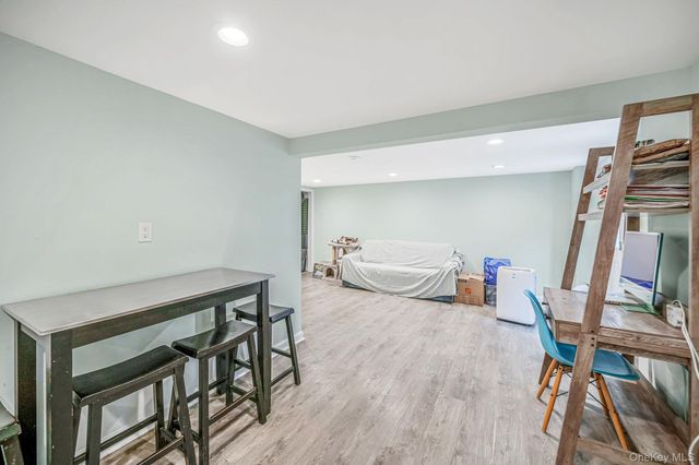 25 Rosedale Road, Sound Beach, NY 11789