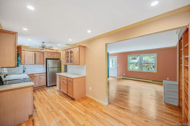 25 Rosedale Road, Sound Beach, NY 11789