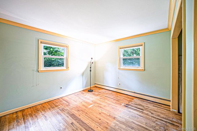 25 Rosedale Road, Sound Beach, NY 11789