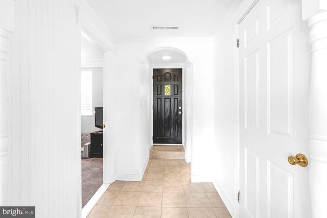 105 GARY DR, Hamilton, NJ 08690