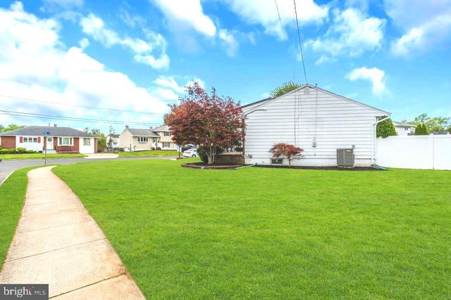 105 GARY DR, Hamilton, NJ 08690
