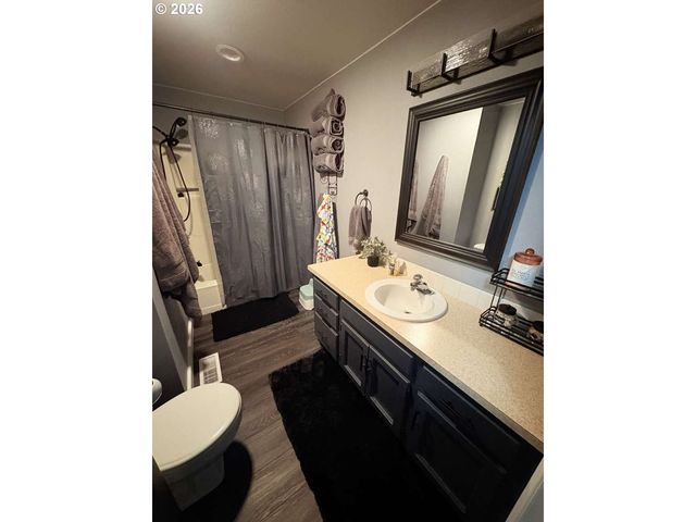 15984 S BROOK Ct, Oregon City, OR 97045